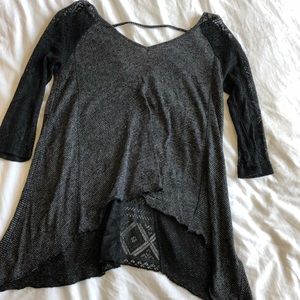 Slouchy style black sweater